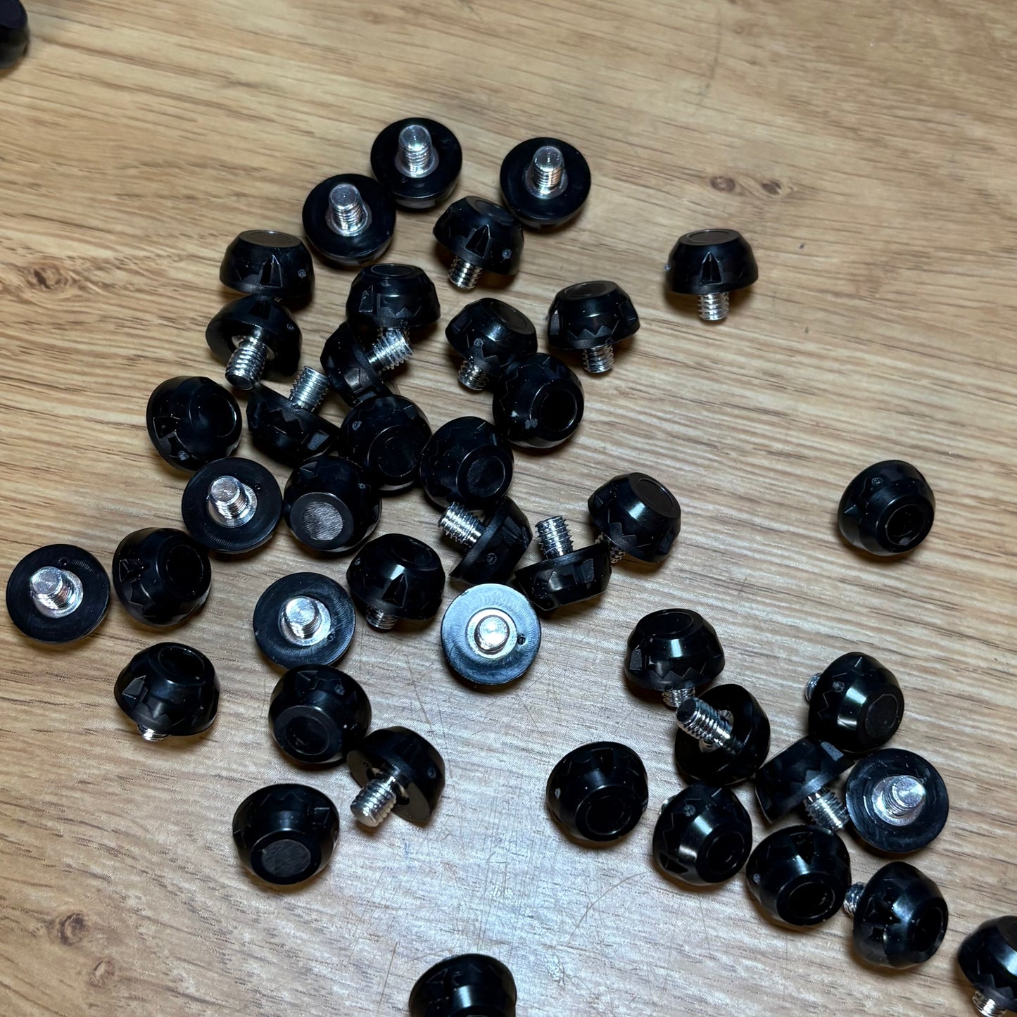 Nike Style Plastic Screw In Studs (Mizuno/Puma also compatible)