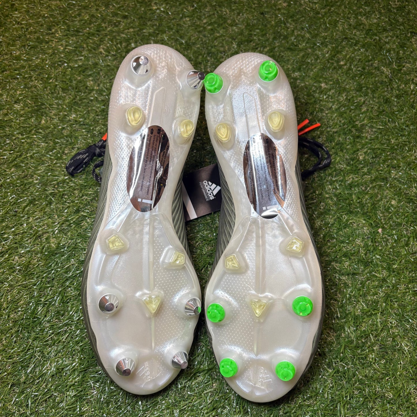 Adidas Style Plastic Screw In Studs