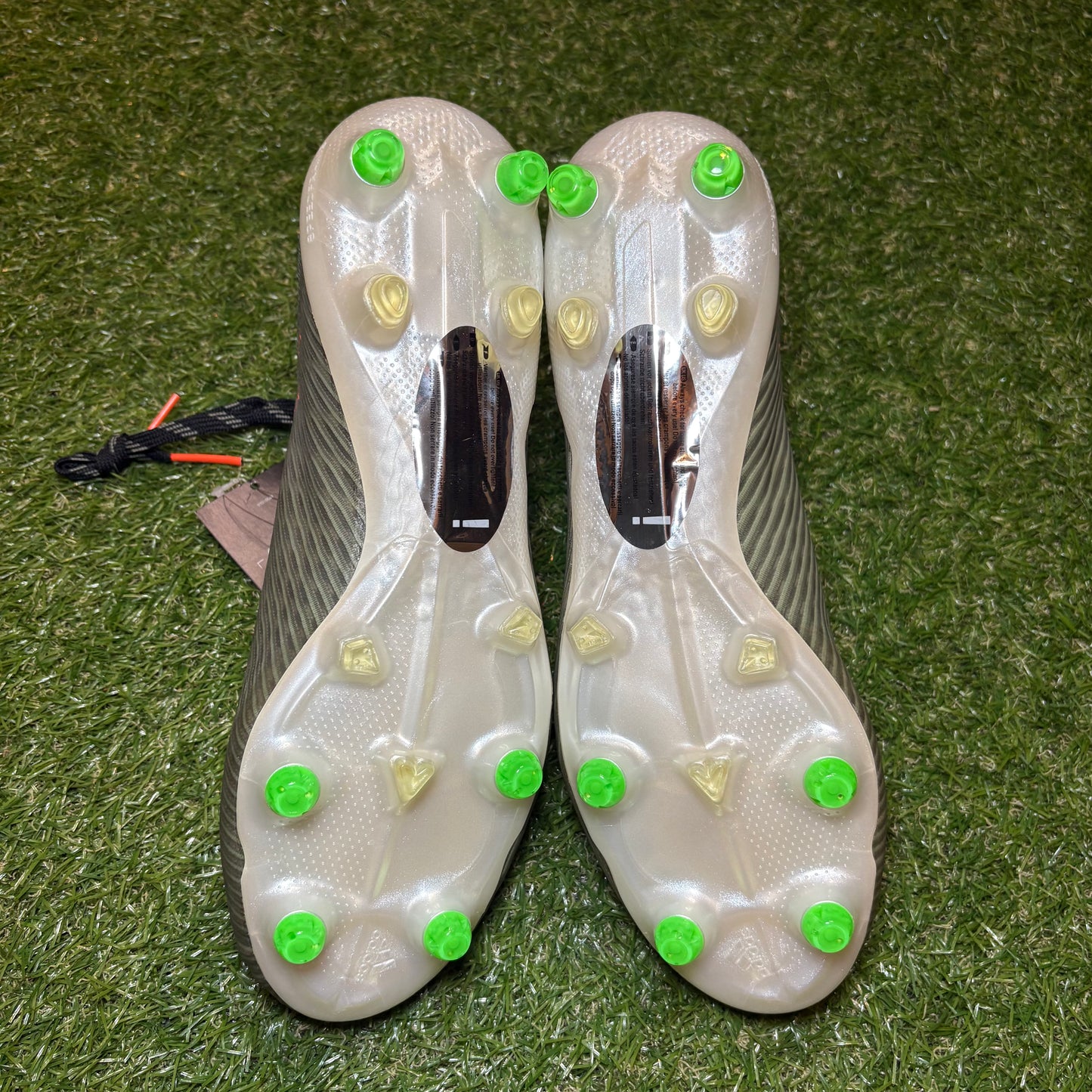 Adidas Style Plastic Screw In Studs